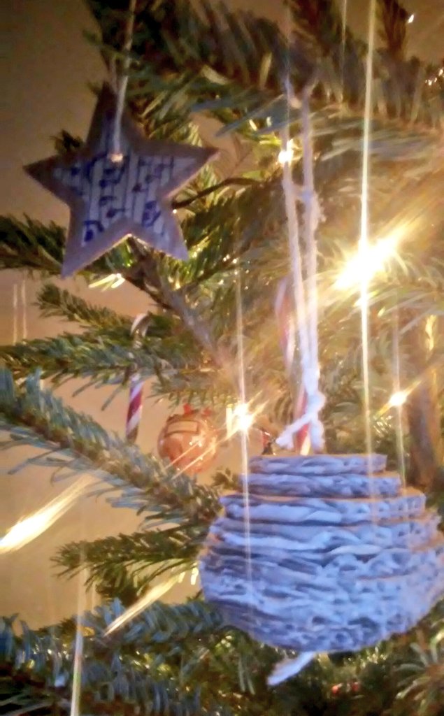 swampychic's tweet photo. SwampyChic IS Unique ๐๐ฌ๐ง
Unique Handmade Natural Christmas Decs Orders taken now for 2020 ๐๐
#SwampyChic #EcoChristmas #Recycled #Homemade
#PaperChains #RealTree #Natural #NordmannFir
@Lisa19576 @swampychic
#Eco420 #VintageTraditions
#BeDifferent #OnlyDeadFishGoWithTheFlow https://t.co/7Nug8yBxzO