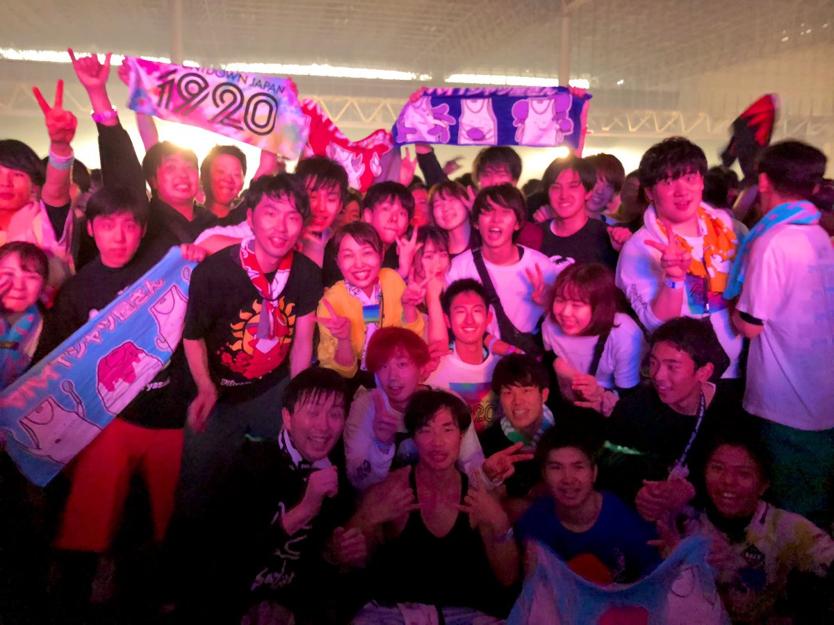 BF_NEET1016's tweet photo. CDJ全通めっちゃ疲れたけど楽しかった。
みんなや身内などでサークルやれたりしてすごく充実してたと思う。
ほんとにすごくいい思い出で最高の仲間達と年越しできたことを感謝する。
みんなありがとう。
#CDJ2019 
#楽しかったサークル
#最高の年越し
#最高の仲間達
#ありがとう https://t.co/NLjDUmu0Dx