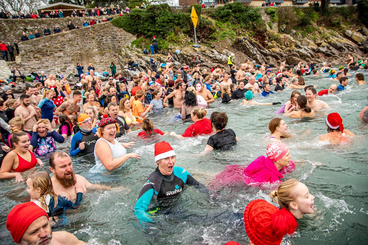 TorsFroud's tweet photo. 9oC water temp. 312+ people. 2 charities being helped @sascampaigns &amp; an absolutely cracking atmosphere. My 1st but not my last @FirestoneFreeze https://t.co/VM2E1LmW7b