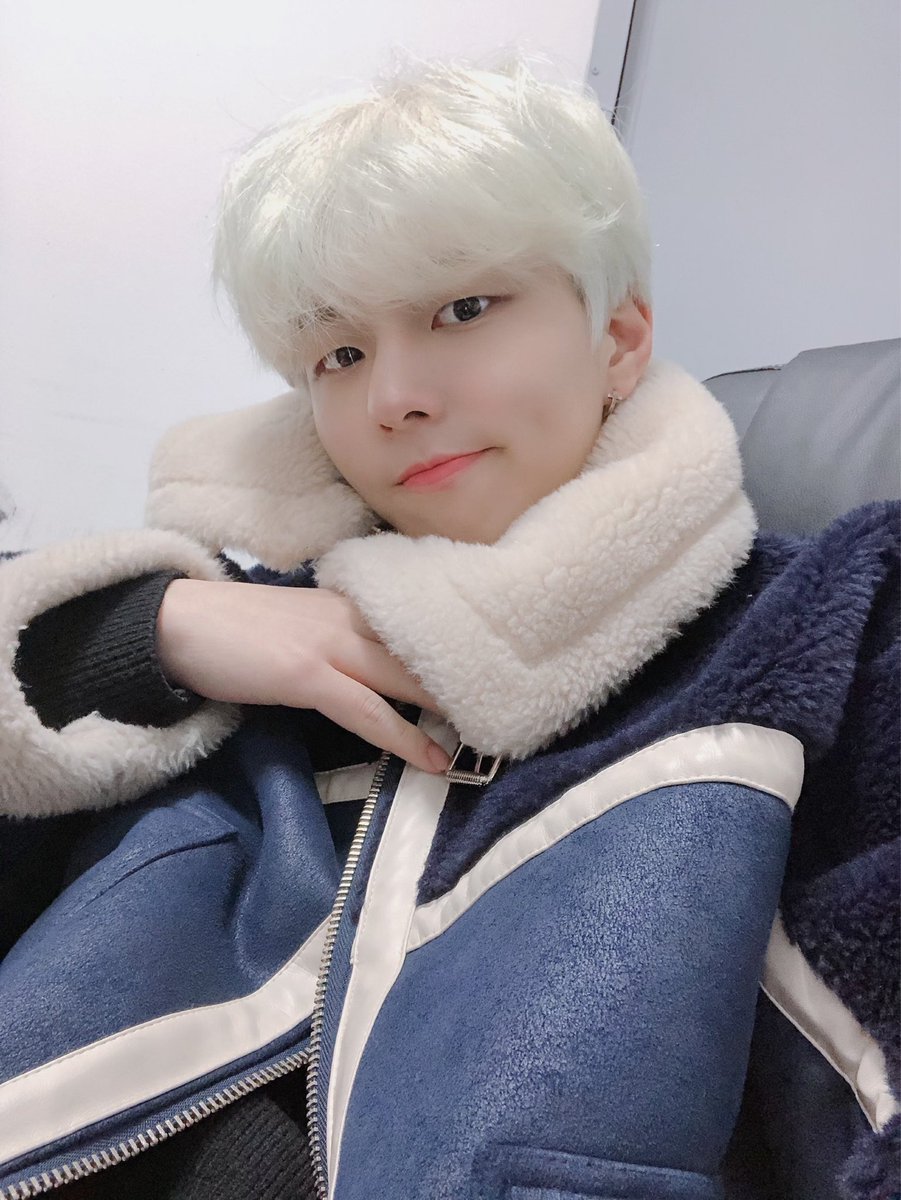7OC_official's tweet photo. [#태영]

2020년 첫날도 고생많았어요👏🌹

#로즈들 #감기조심 #내일봐요 #해피뉴이어 https://t.co/Uowb7YiGLL