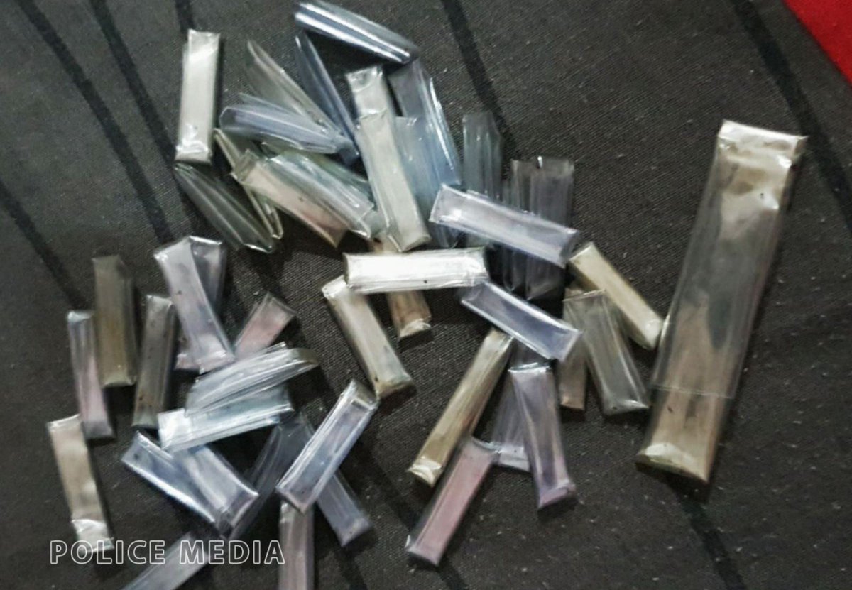 Maldives Police Auf Twitter Fulhaa Dhaairaaeggai Masthuvaathaketheege Viyaafarikuraa Bayaku Hayyarukurun Mi Operationgai Sh Lhaimagu Ge 5 Ge Eh Balai Faaskoh Masthuvaathakethi Huri 171 Cellophane Kolhaai 30 Rubber Packet Hoadhai 3 Meehaku