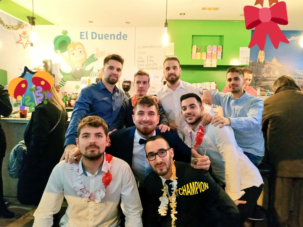 MamboClubFutbol's tweet photo. Desde la familia del dipe-Mambo os felicitamos el nuevo año. Esperamos que se cumplan todos vuestros deseos. #ElDuendeDeIsma #2020Mambea https://t.co/3FKUn2GIyk