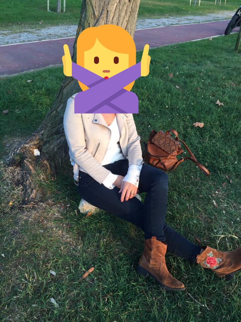 Sahibenizin ayaklarına itaat edip , hürmet edim tapın ayaklarıma secde et köpek .