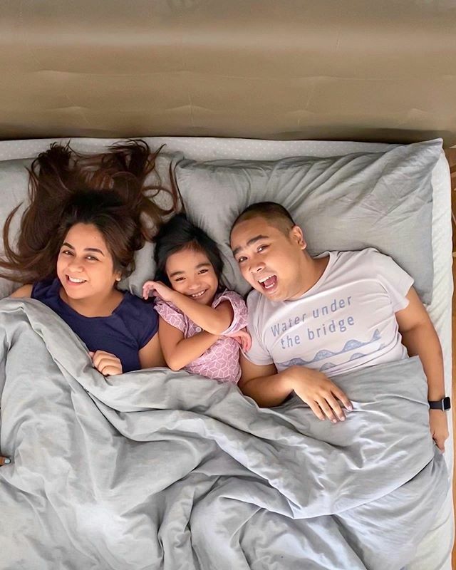 jrignacio's tweet image. Happy new decade from this little family to yours!!! 💥 👨‍👩‍👧
.
#shotoniphone #zoësofia instagram.com/p/B6xhIwEn4Ow/