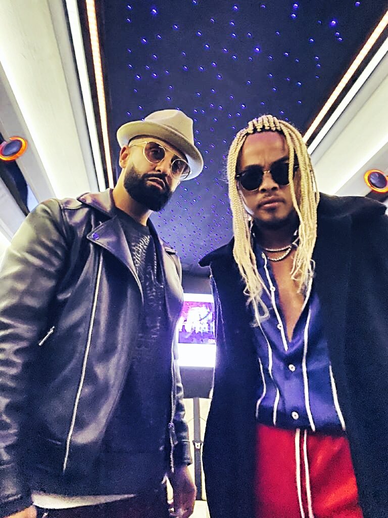 tragedie_off's tweet photo. Cette année a été une année très riche pour  nous avec la sortie de l’album, les nombreux showcases, la tournée Born In 90, le nouveau nom en plus de Tragédie et vous toujours et encore là.
On vous prépare encore plus de choses pour 2020!
Bonne année à vous 💪🏽✌🏼
#QueDuLove https://t.co/NzUEg2fnHH