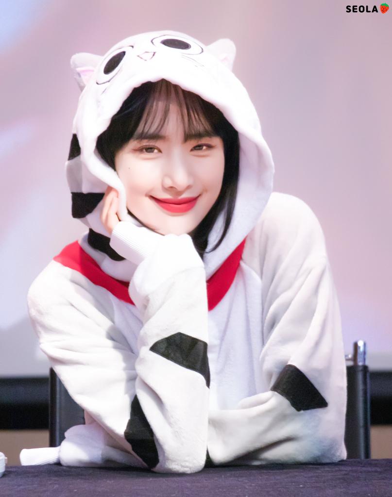 suhjohnnny's tweet photo. My gf when is flirting with me

"Babe~" https://t.co/Qg9jlQW1ES