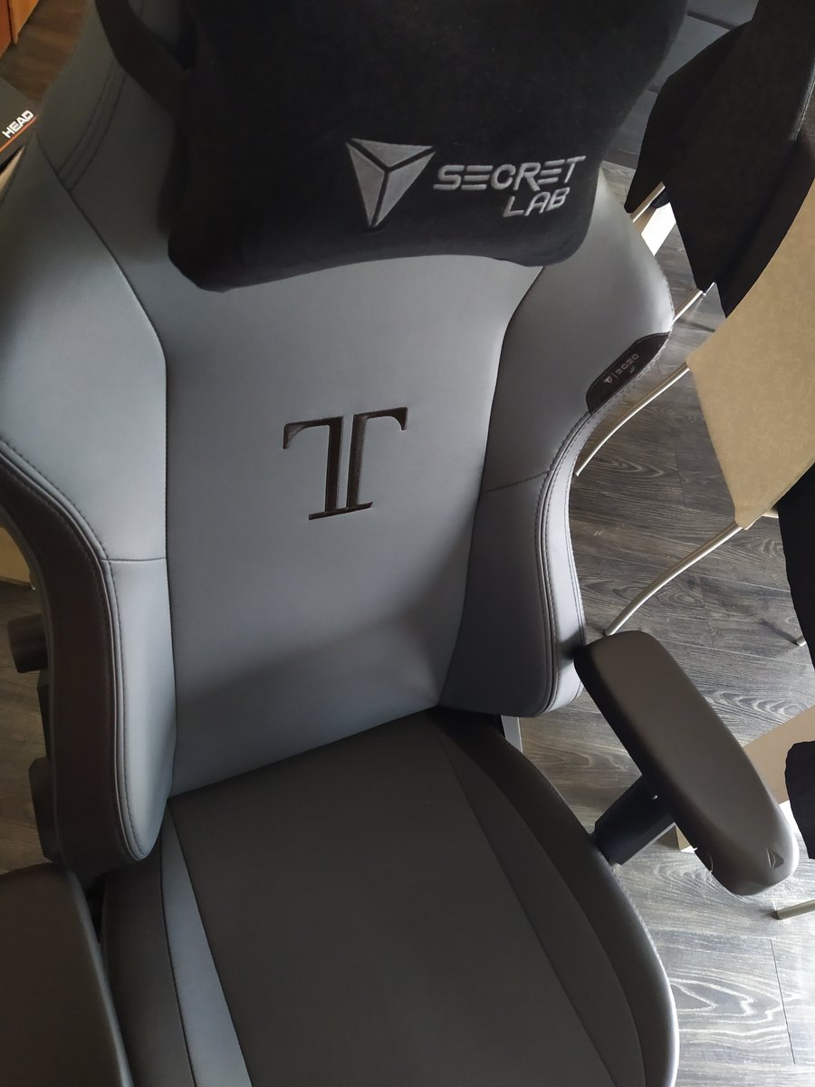 Ameliye8's tweet photo. De la bombe 💣 
#secretlab https://t.co/x0RINMiRRj