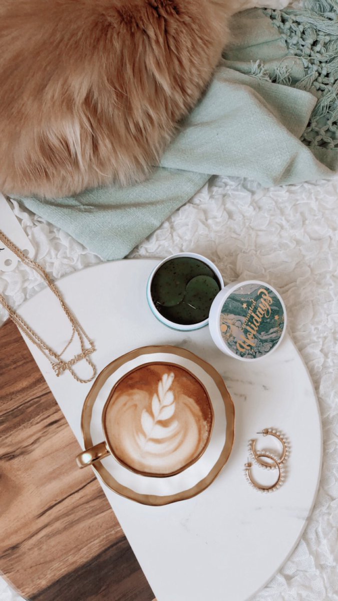 مَساءٌ يُعانق الحُب وَ عبقِ القهوةِ 💗🎻