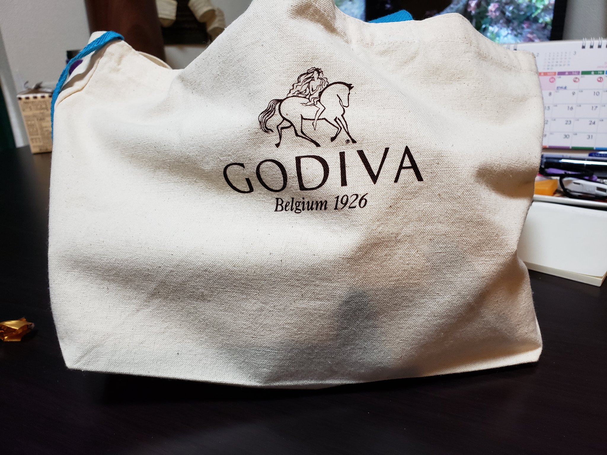 赤目 ヒトはなぜ お金を使わないと生きていけないのか ゴディバの福袋なんかあったら 買ってまうやん T Co 37te7i39wr Twitter