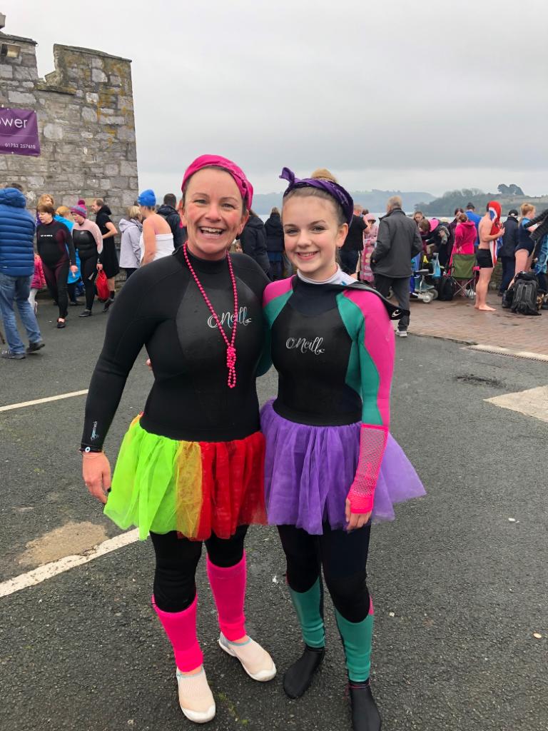 TorsFroud's tweet photo. Yes I wore a wetsuit. I may be partial fish, but I'm not daft! Plus it wasn't Cornish water so it wasn't double figures! 9oC, 312+ participants &amp; I was a v proud mum. My 13yo was awesome, the early start &amp; the 20 min swim. Fantastic event @FirestoneFreeze for @sascampaigns https://t.co/m6GQ9PkeDc