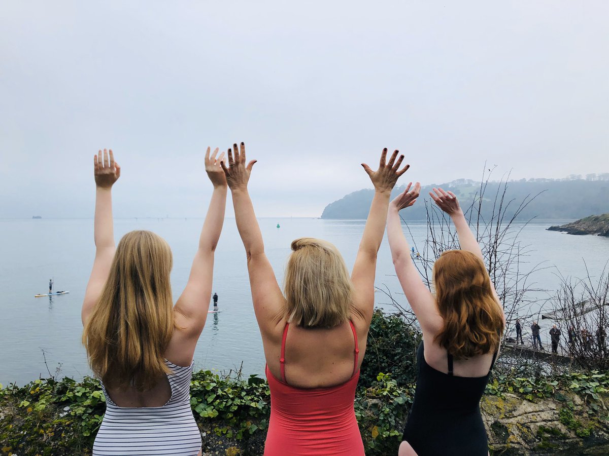 emmathomasson's tweet photo. Hello 2020. We’re ready for you 😘#happynewyear2020 #Plymouth https://t.co/hxTRjD4vIn