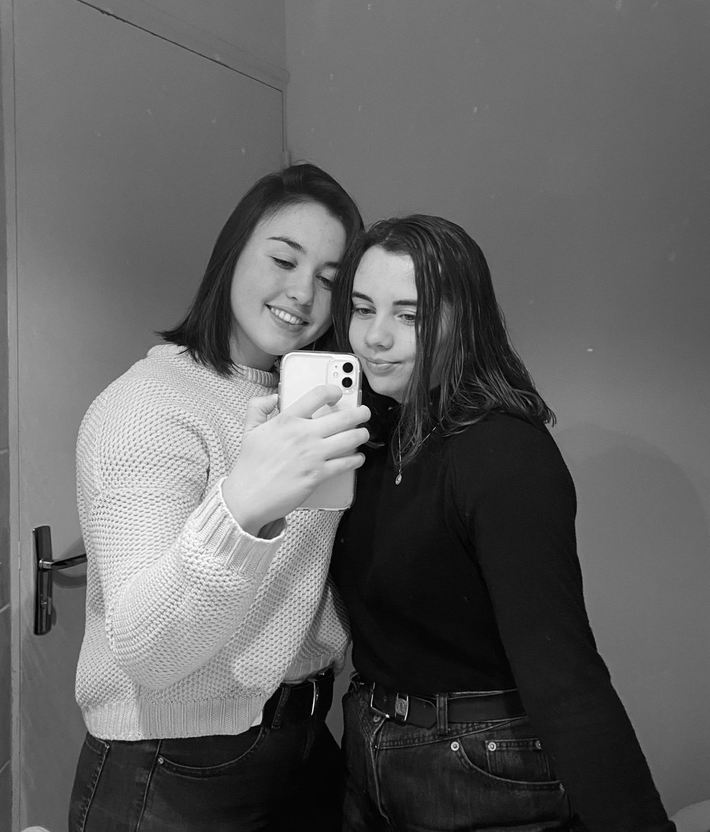 esilliess's tweet image. Une année de plus avec toi 🥰