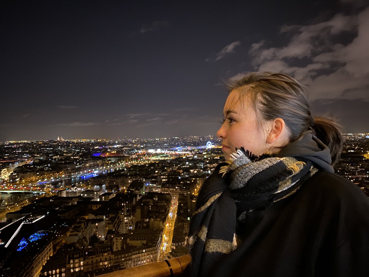 esilliess's tweet image. Une année de plus avec toi 🥰