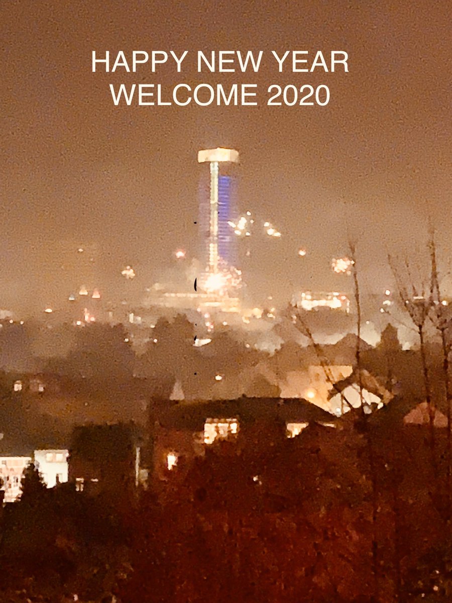 MacFlory7's tweet photo. #Bonn #posttower #happynewyear2020 Wish you guys a fantastic year 2020!!!🍀👍🏻 I had an amazing night with my family and our friends, #ThankYou and thankful for living in that beautiful city! #BonnRocks https://t.co/j50AEcgF5Y