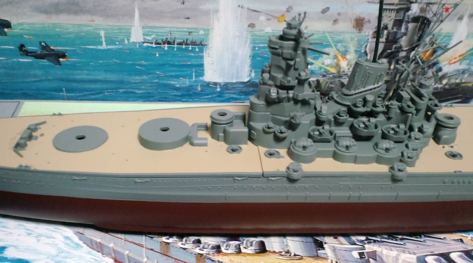 イージス艦ひえい Sur Twitter ラジコン化中の戦艦大和 煙突をわざわざ開けたのは艦内の換気用 気がつけばモーターライズのプラモは絶滅危惧種か 艦船模型