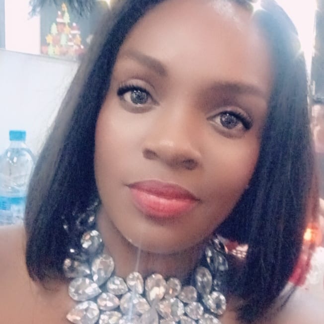 ToussaintMimi's tweet photo. Bonne et heureuse année 2020 ❤️ https://t.co/WOa5L75hAq
