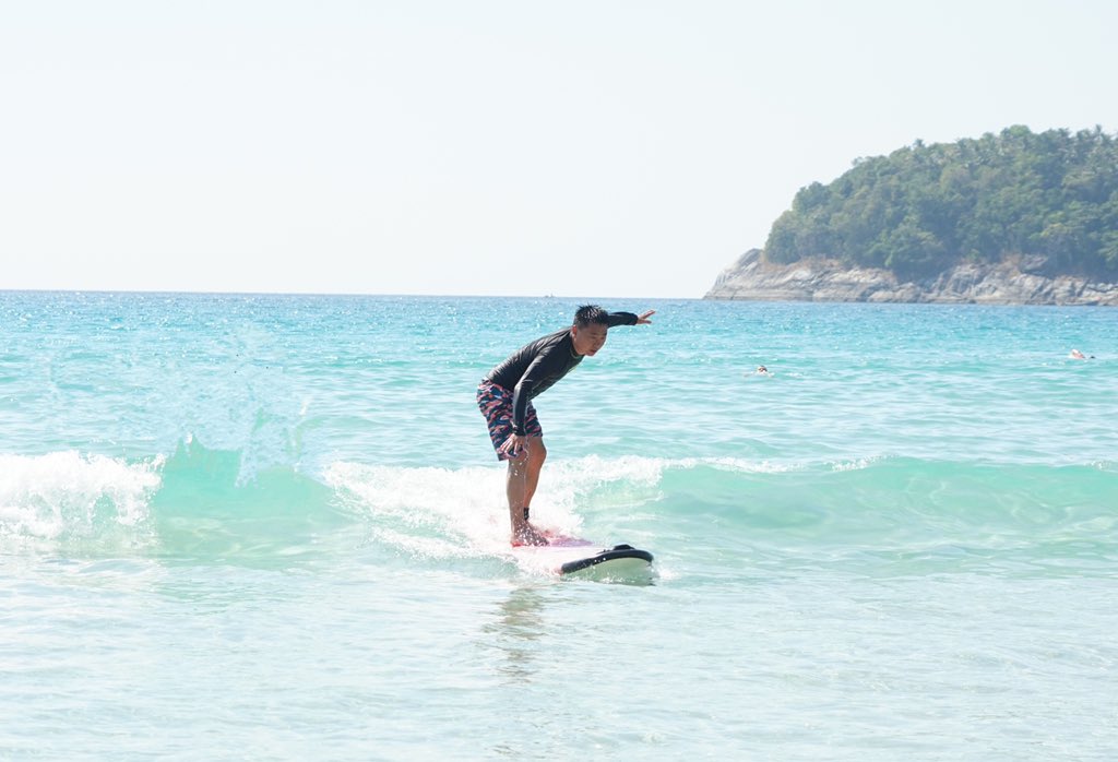lyonchn's tweet photo. 第一次冲浪。🌊🏄🌊 https://t.co/2Y1cb1OEsA