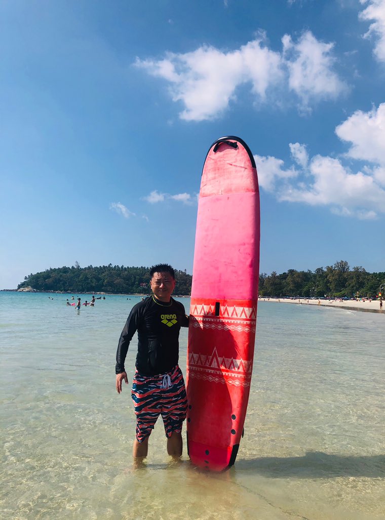 lyonchn's tweet photo. 第一次冲浪。🌊🏄🌊 https://t.co/2Y1cb1OEsA