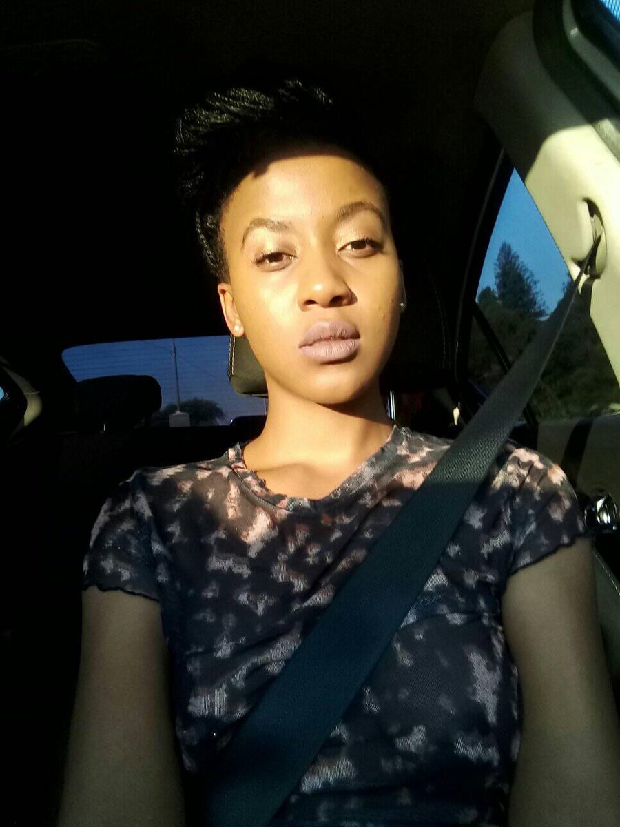 Nomonde_sky's tweet photo. Day 1.
Day 2.
#AfroPunk2019 #funWasHad #HappyNeeYear #iam #sky https://t.co/beMj5aWCxJ