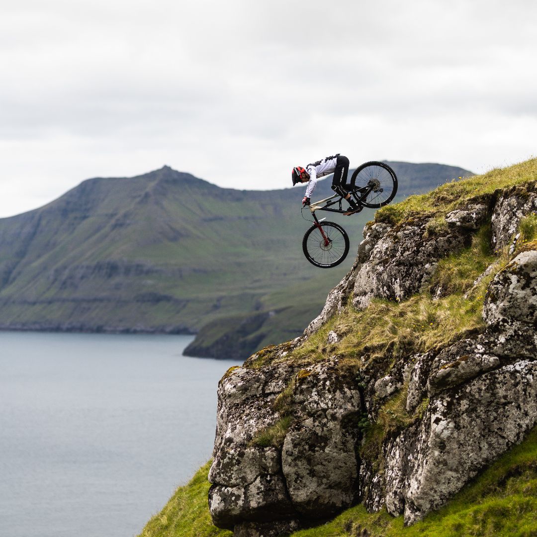 Dropping into the New Year ready to find that flow. 
What challenges will you take on this year?
#rideCannondale