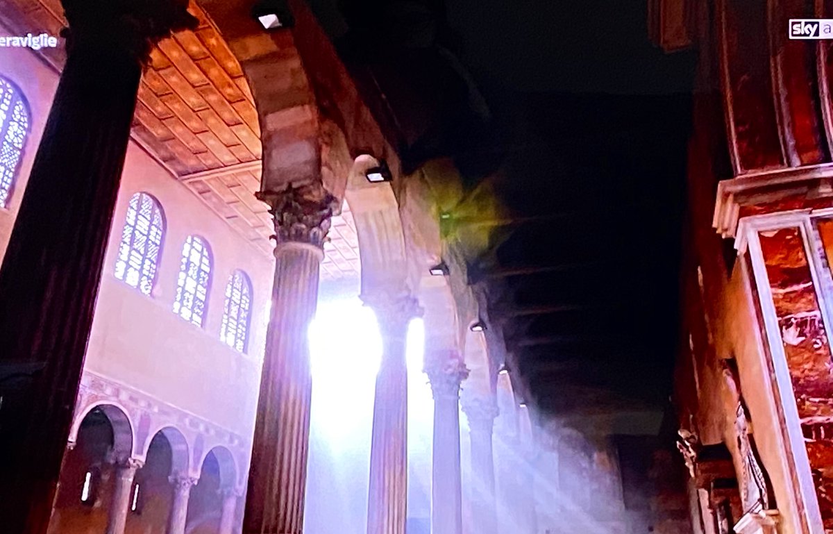 astridrome's tweet photo. Che regalo questa mattina #SetteMeraviglie su @SkyArte!
Uno splendido racconto per immagini di Roma in piena rivoluzione tra III e VI secolo, tanto più gradito in questi giorni in cui sto rileggendo R.K. ⤵️ https://t.co/2P7fD0ede5