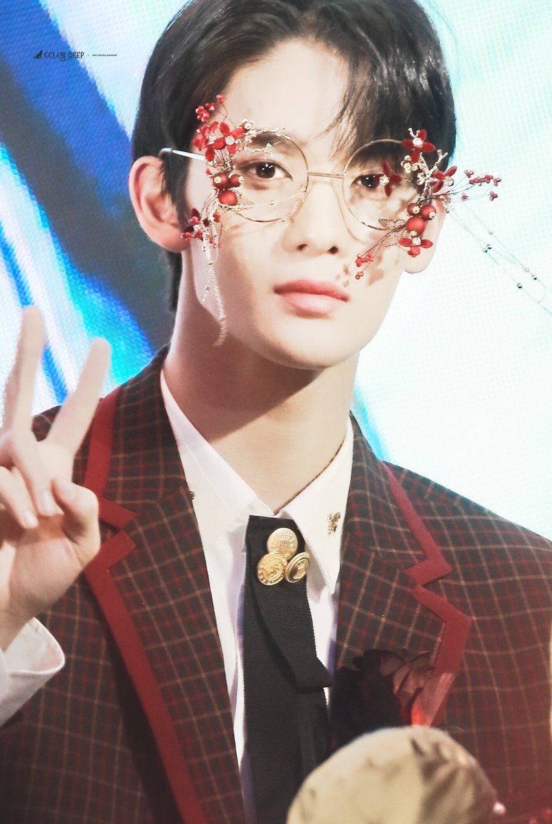 oceansdeep0510's tweet photo. 🎬191226 청도 팬싸 
HAPPY NEW YEAR🎉🎉🎉

#CIX #FIX #팬바라기 #배진영 #JINYOUNG #BAEJINYOUNG https://t.co/Zmxr2uOf3a