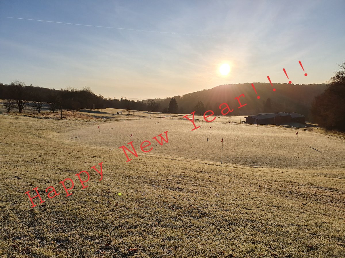KSgreenkeeper's tweet photo. FROHES NEUES JAHR!! Wir freuen uns auf 2020! #greenkeepingkassel #improvingthecourse #gesundgrüns #Golf&amp;Natur #happynewyear2020 @DamrowLucas @LukasDittmann4 @KSgreenkeeper https://t.co/1L1fNOhKzo