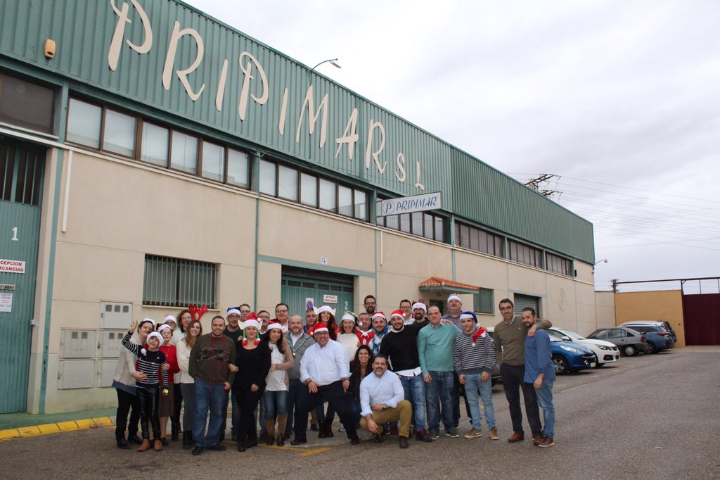 Pripimar's tweet image. ¡¡¡El equipo de Pripimar les desea un FELIZ AÑO Y PRÓSPERO AÑO NUEVO 2020!!! 🍾🥂
Este año 2020 es muy especial para nosotros ya que, ¡¡¡cumplimos 45 años!!! 🎂
Gracias por confiar en nosotros.