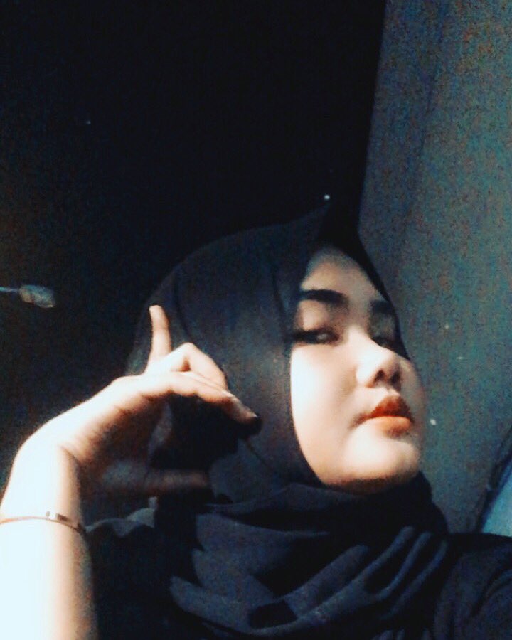 sha_indah09's tweet photo. Ada yg memberi rasa nyaman,tapi tidak sekalian dengan kepastian nya 😪 https://t.co/NqrIGJiu4c