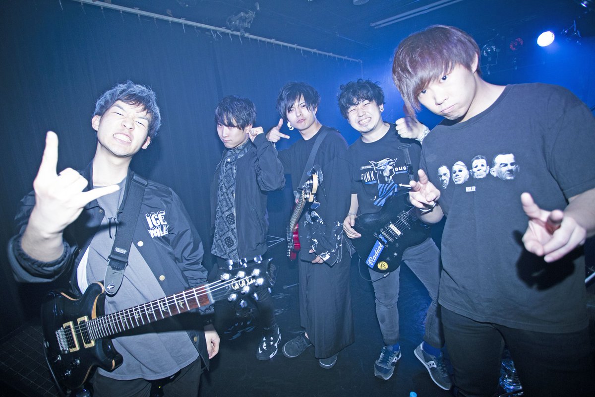 plogends's tweet photo. 【🔥明けまして🔥】

皆様明けましておめでとう御座います。

近々いい感じの発表するので、お見逃しなく💪

今年は飛躍の年にして参ります🎊

＃プロージェンズ
＃PLOGENDS https://t.co/pxWMvdJGoa