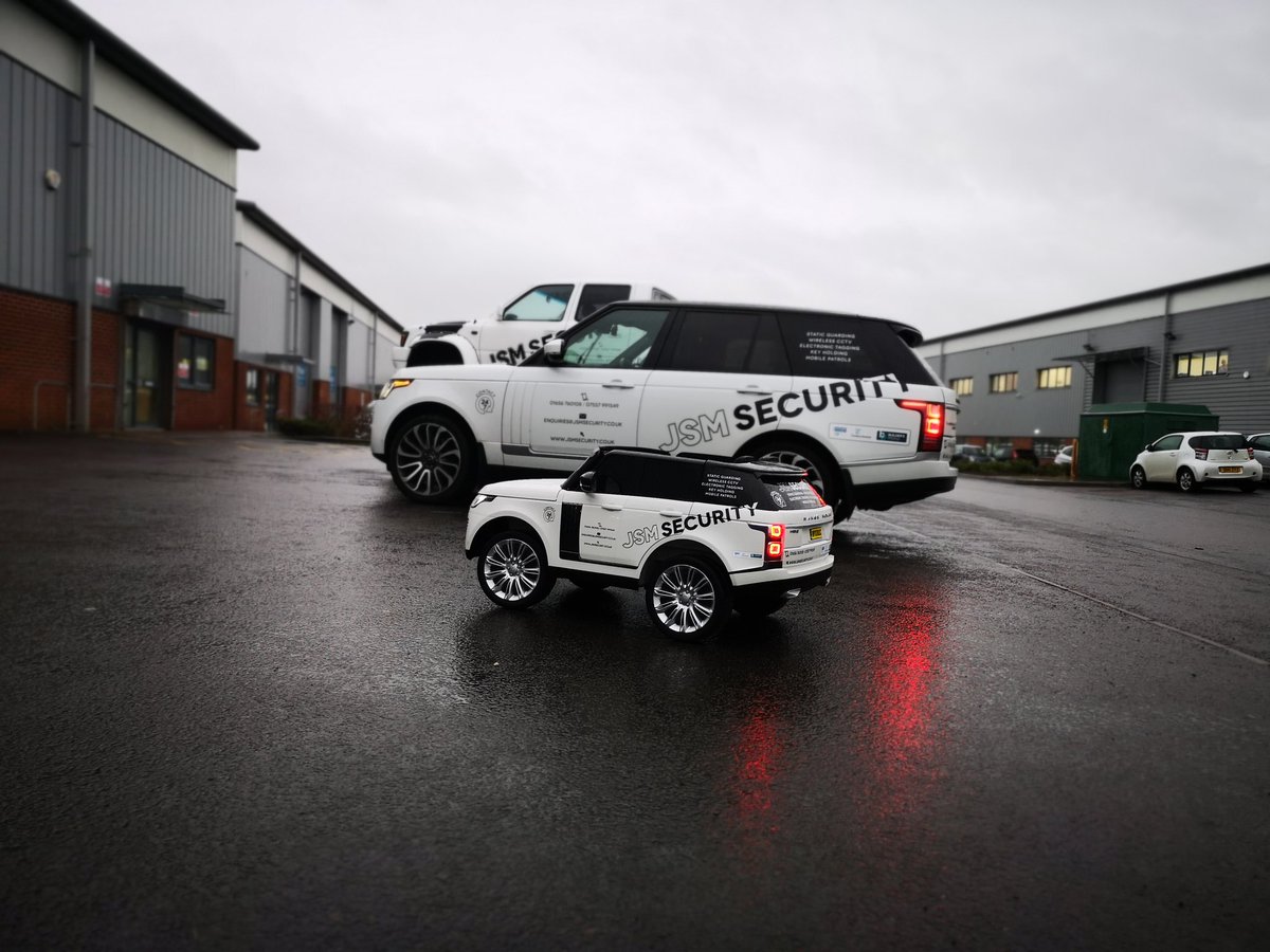 EliteSigns's tweet photo. #Happynewyear! Here's a little project we did just before #Christmas where we #branded this #replica #toy #rangerover for #JSMSecurity https://t.co/uno2YafFyo @rolanddguk @Metamarkuk @printmaxuk #Metamark https://t.co/DtgzOoQw5W