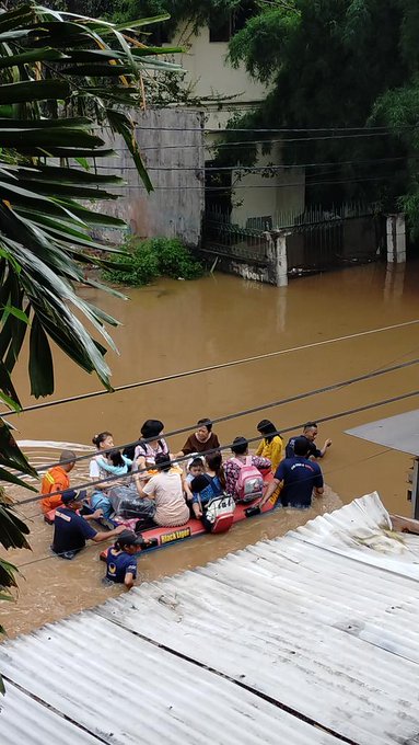 SELAMAT TAHUN BARU JUGA KAK <a href="/pandji/">Pandji Pragiwaksono</a>