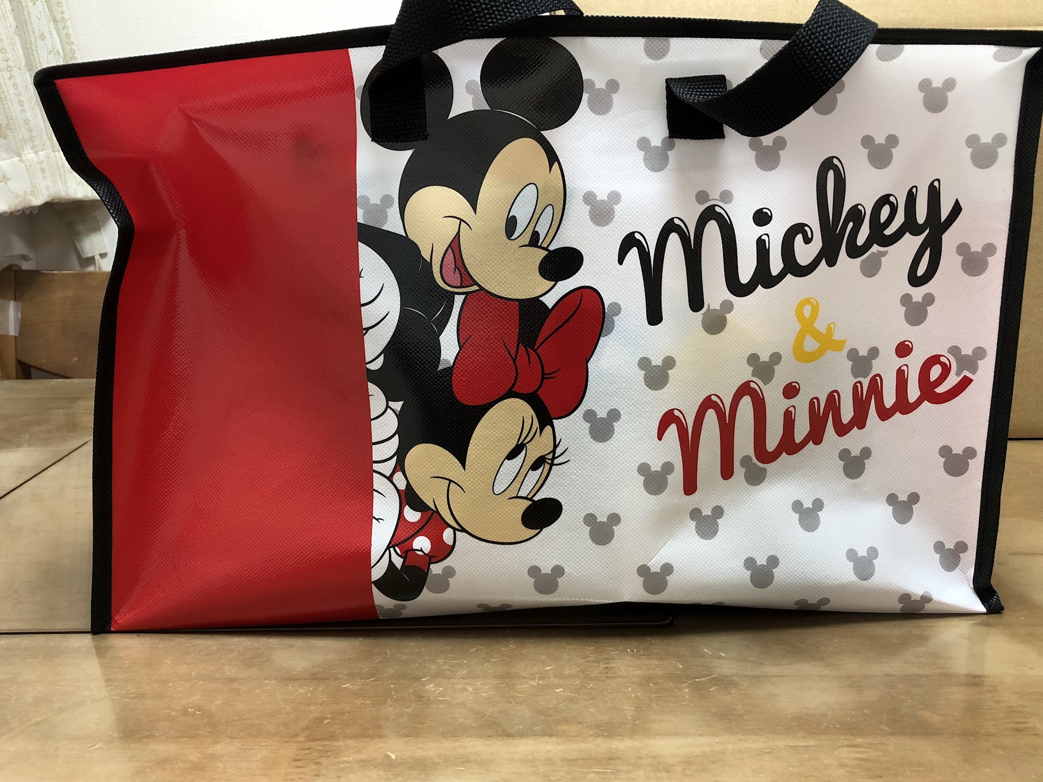 智久 ディズニーストアの福袋が届いた これだけ全部買おうと思ったら1万円近くかかってると思うけど 3000円で買えたからお買得 T Co Pov9ly07bc Twitter