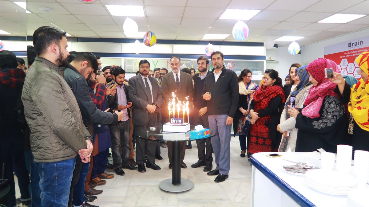 braintelpk's tweet photo. New Year 2020 Celebrations at BrainTEL :)

Cake by SB-Kitchens

#HappyNewYear #2k20 #Celebrations #BrainTEL https://t.co/BoAp1MoMSt