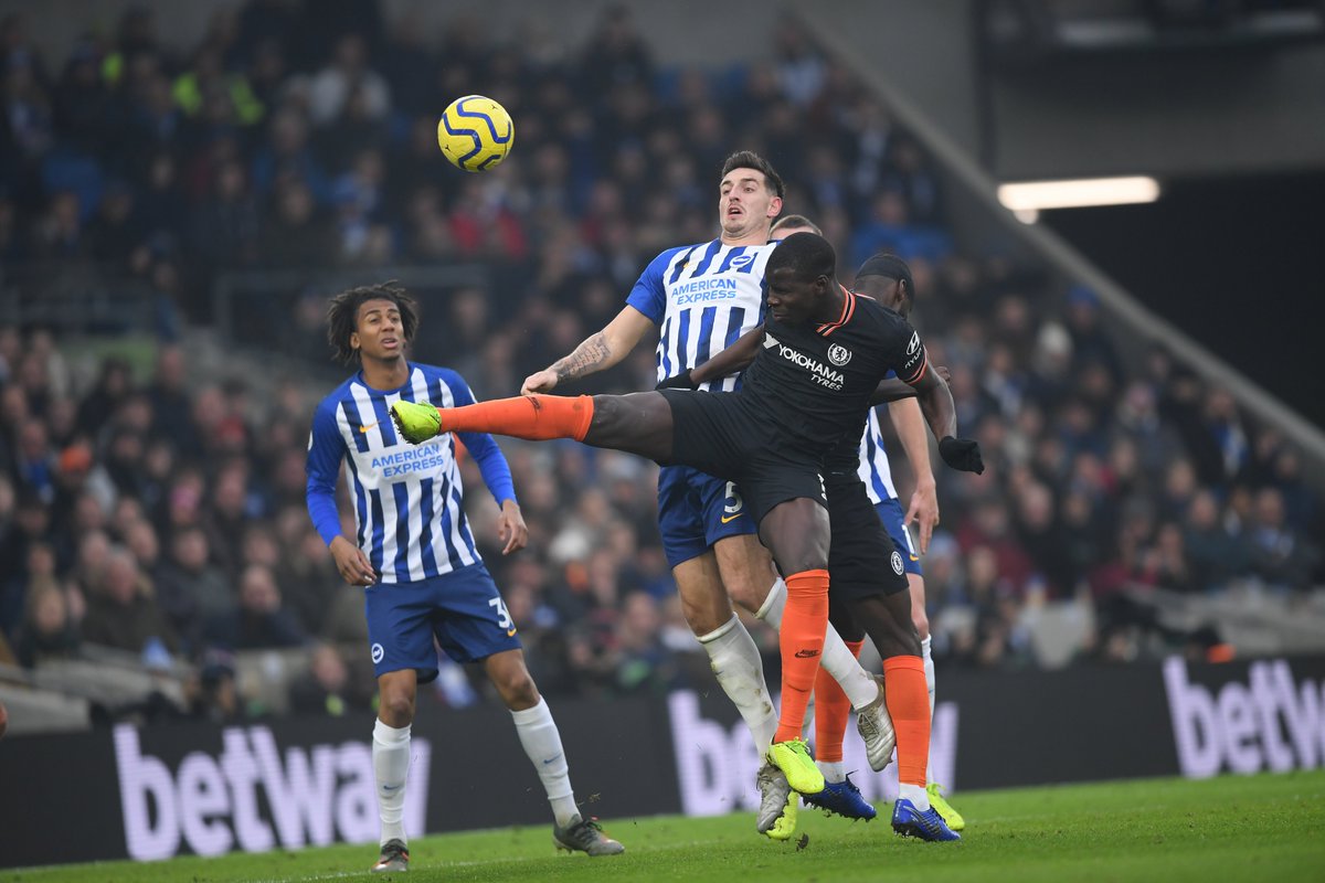Brighton are starting to see more of the ball now, following two corners in quick succession which tested the Chelsea defence. 

0-1 [37'] #BHACHE