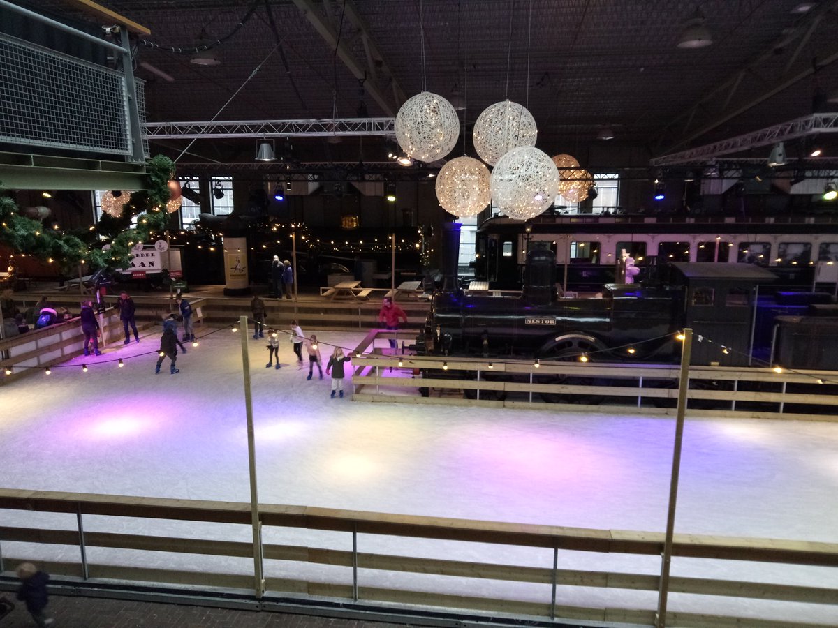 TuurVerdonck's tweet photo. Voor het eerst zijn wij van @Spoorwegmuseum open op 1 januari. Dé kans om eens wat rustiger om onze Nestor heen te schaatsen! #winterstation https://t.co/DjYnMMYbli