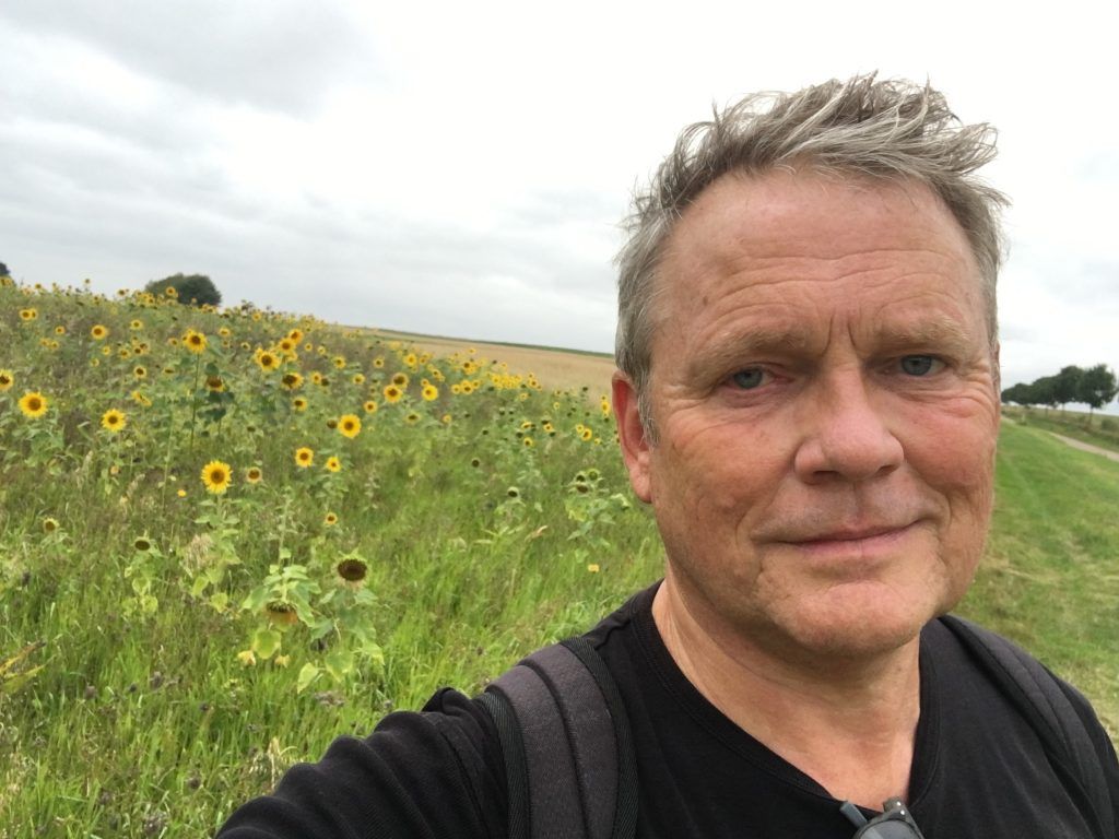 WoIPNL1's tweet photo. Gelukkig nieuwjaar iedereen! World in Progress-journalist en filosoof Ralf Bodelier trapt het nieuwe jaar goed af. Vandaag begint zijn voettocht van Jeruzalem naar het Belgische Bouillon: een omgekeerde kruistocht. Volg Ralf via onze website!

https://t.co/t0SHafJL0b https://t.co/kXQIHc7btG