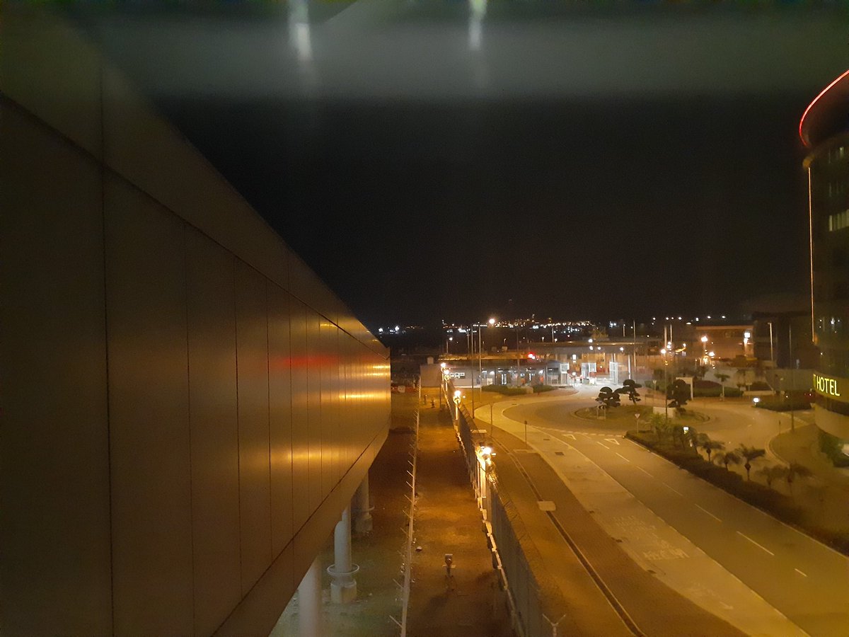 HIRO_XF's tweet photo. Okay... I arrived in Hong Kong again...
I will straddle here... https://t.co/scdL0TWGei