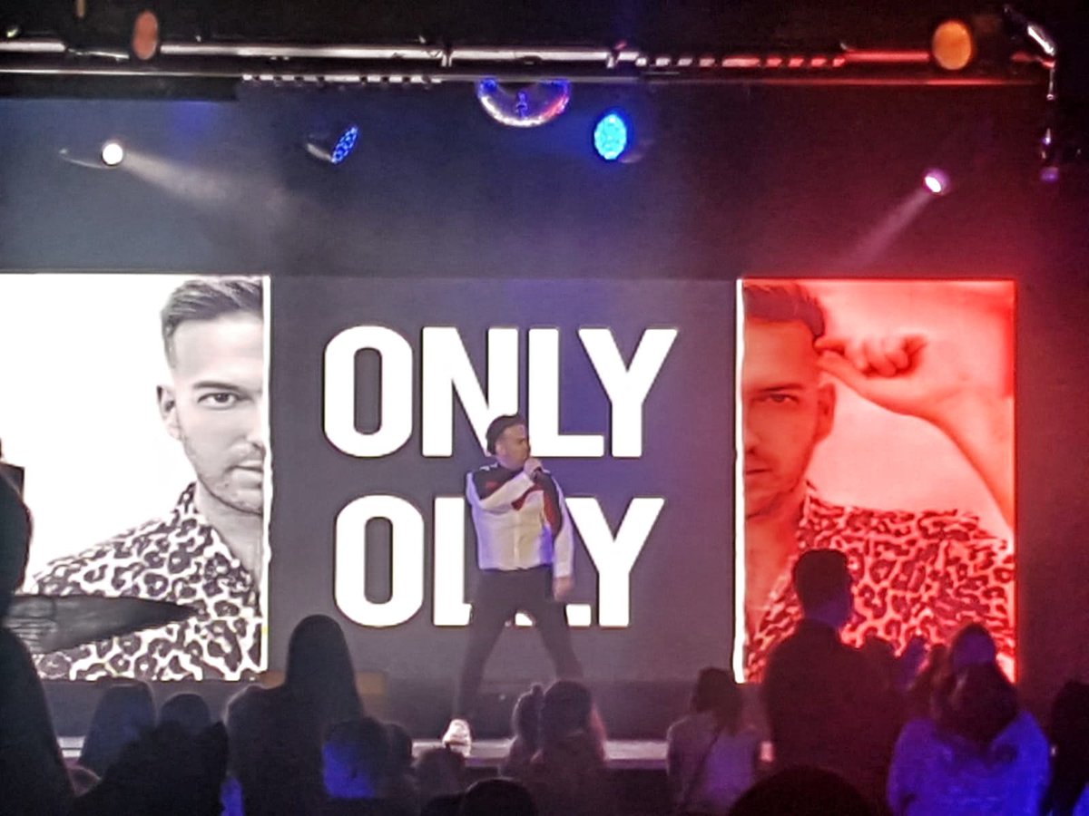 jwhutchinson1's tweet photo. Had the most awesome New Year performing at @Butlins #Minehead. Was so good to be back!
#onlyolly #ollymurs #tribute #singer #songwriter #performer #butlins https://t.co/3OmW85aEu9