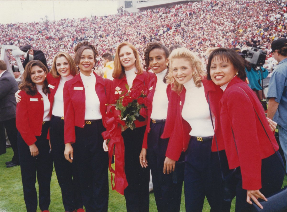 LisaRemillard's tweet photo. New Years Day 1997. 🌹
This was an incredible day. #RosePrincess. @RoseParade @rosebowlgame https://t.co/XhuDPRL3cq