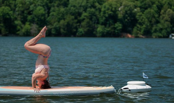 CreekKooler's tweet photo. Happy New Year! 🎉🎉  May your 2020 be filled with plenty of positive vibes and tons of float trips! 🤩🛶 https://t.co/z7ixwwPopM