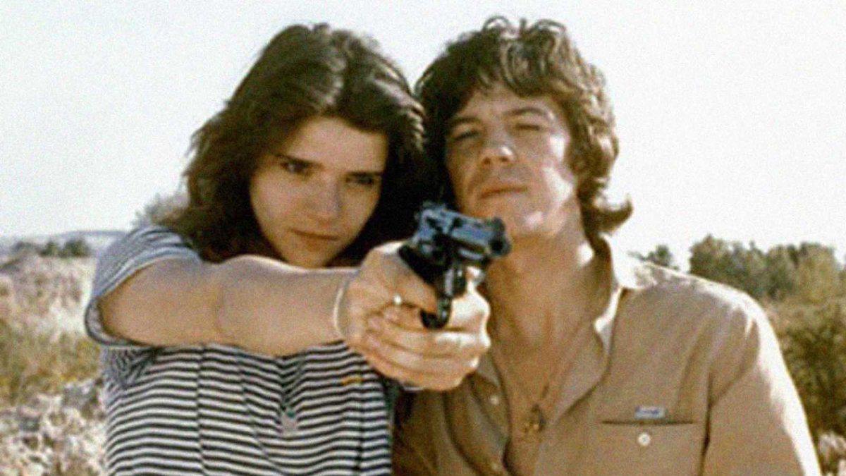 Meca, Mini, Sebas y Ángela han decidido vivir sus vidas de la manera más fácil, robando. Lo que comenzó con pequeños robos, terminará con un gran golpe.

🎬Deprisa, deprisa.

Mírala este viernes #3Ene a las 2:00 a.m.