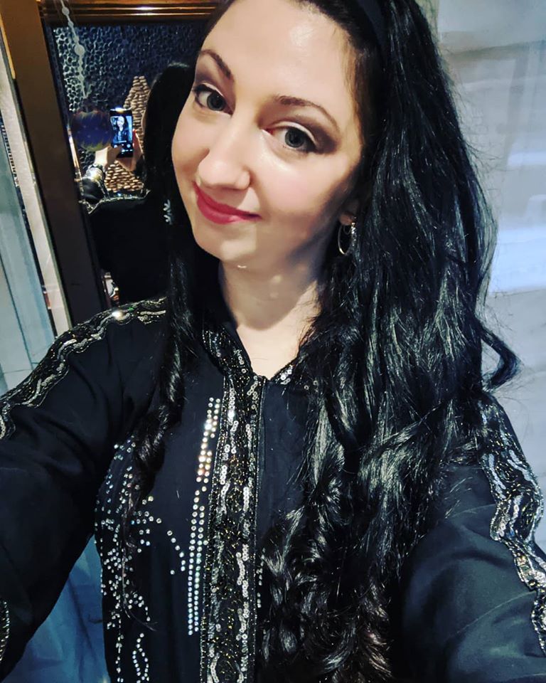 DanceSureya's tweet photo. Happy New Year 2020! 
Wishing everyone an amazing year ahead. I had a wonderful New Year performing throughout the evening (had time for one quick selfie below): https://t.co/mHq9Ur7XVV