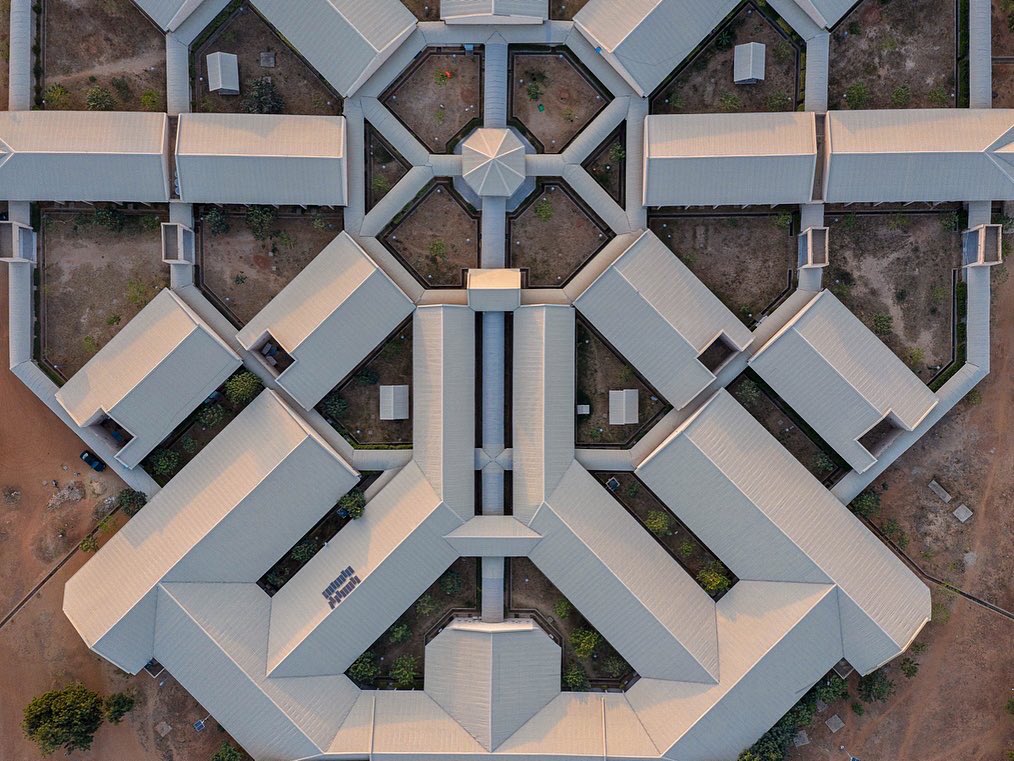 3_29x's tweet photo. Katsina is home. Katsina gives me peace. 
Here’s an aerial view of Ahmadi Rimi Orthopedic Hospital 🏥, Katsina.
This is my hobby. More places to see in Nigeria in sha Allah ☺️
RT! RT! RT! Please 😁 https://t.co/KnNmGRqsXR