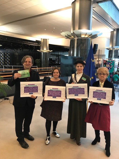 NewEuropeanPF's tweet photo. There is still so much worth fighting for.  

As we go into #2020 we are re-doubling our work to defend #citizensrights and working to build bridges between communities so all can have a say about the future of Europe.

Our latest newsletter - out today!

https://t.co/D9O7LCCosC https://t.co/FY6ZT9b0Gu