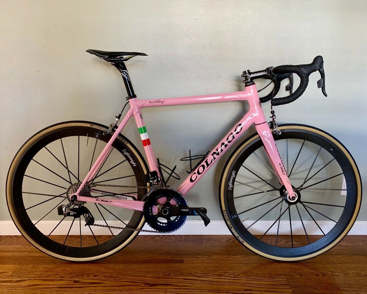 FrankCycle1's tweet photo. VeloCity Cycle-Style
#COLNAGO C60
#LIGHTWIGHT
#VITTORIA
#SRAM https://t.co/XC7gbmRfco