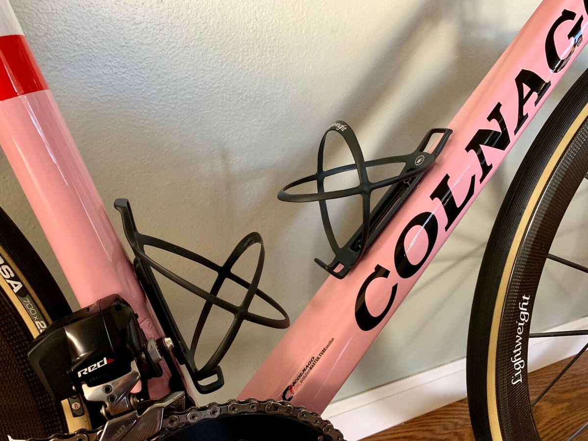 FrankCycle1's tweet photo. VeloCity Cycle-Style
#COLNAGO C60
#LIGHTWIGHT
#VITTORIA
#SRAM https://t.co/XC7gbmRfco