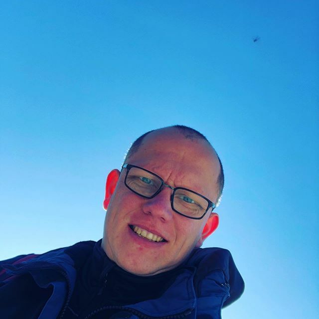 Zerstoiber's tweet photo. Der Mützenmann ohne Mütze wünscht Euch einen tollen Start ins neue Jahr. Ich hoffe das ich auch dieses Jahr wieder bei paar persönlich kennenlernen darf.
#instaverbindet #laufenverbindet #2020 https://t.co/7a2RdOiD0n