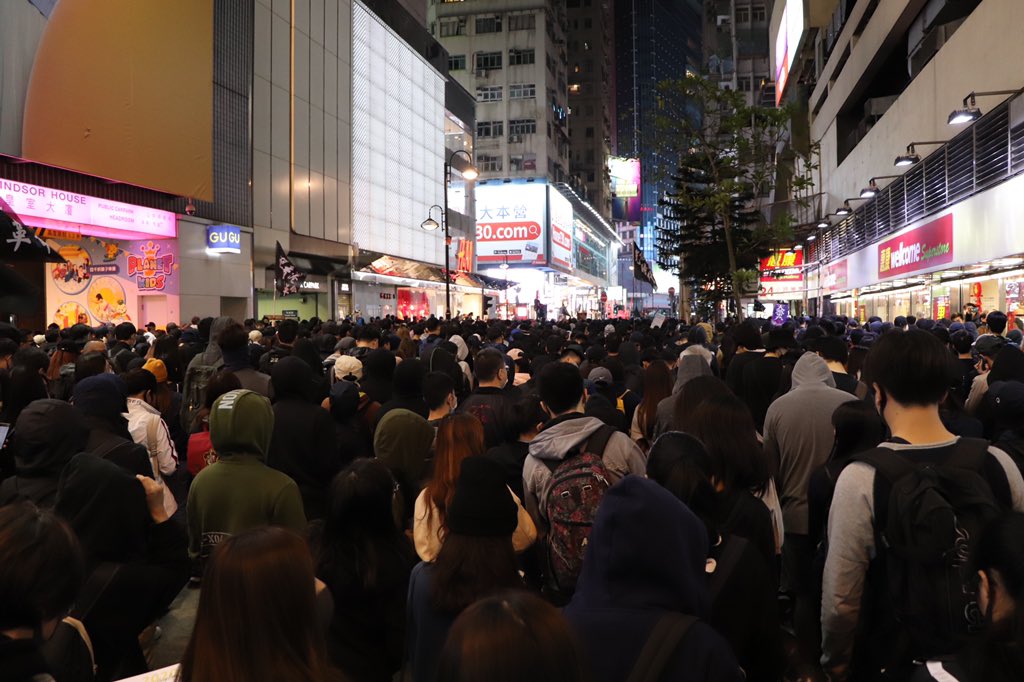 blackobjects's tweet image. The Hong Kong police forced the organisers to call off the demo.

And ordered organisers to disperse within 30min.
