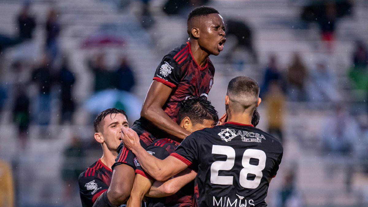 Happy New Year from all of us at the #lrrangers! Bring on the next decade!!! ❤️🦌⚽️🏆🤞